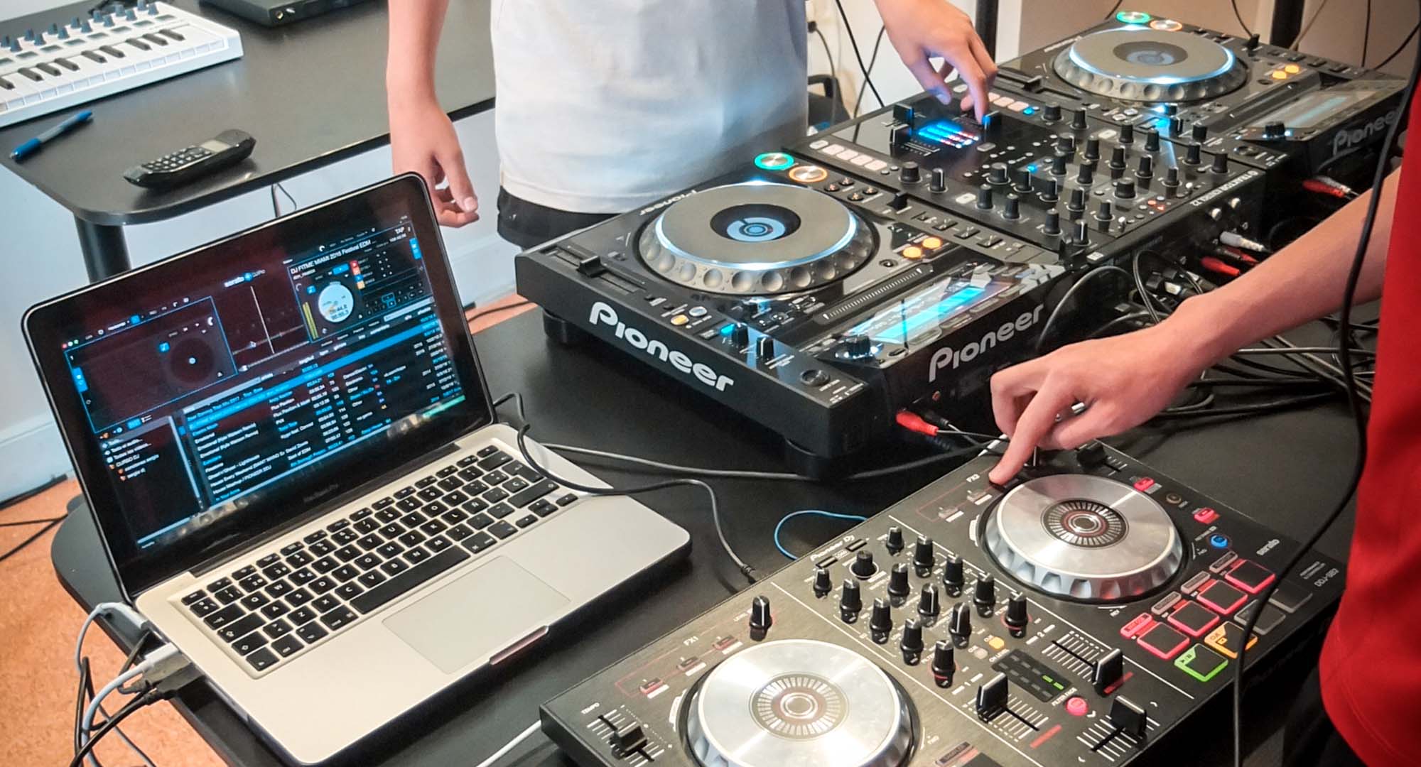 CABECERA-Curso-DJ-Sabados